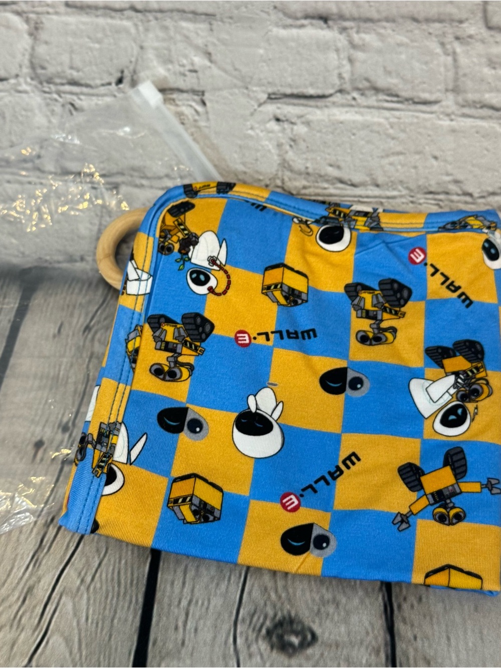 Walle Bamboo Lovey with Wooden Ring